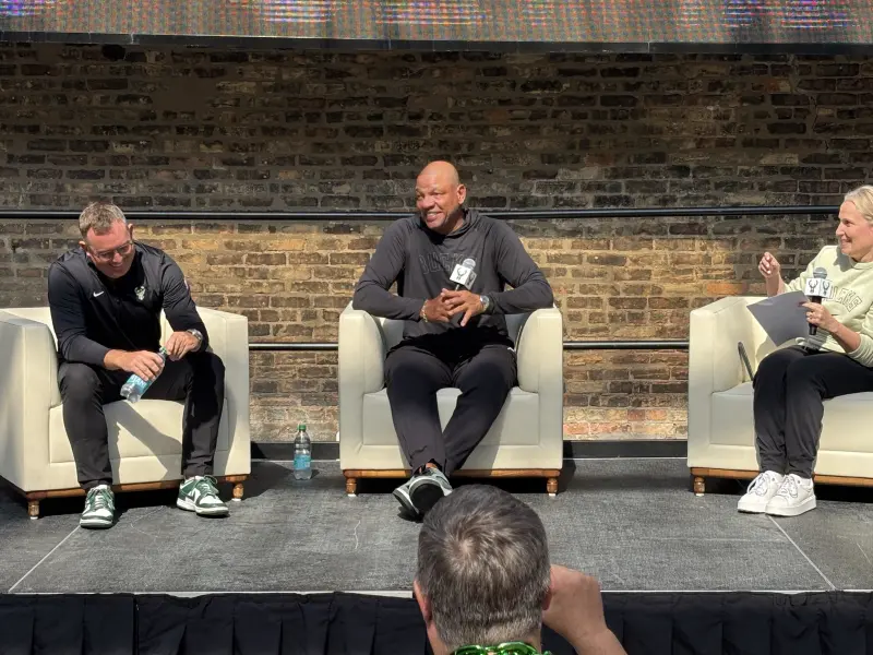 亚博APP-密尔沃基雄鹿发布备战花絮；清晨队长鼓劲；CBA季后赛任务艰巨；高层口径保持一致(雄鹿麦克里德)